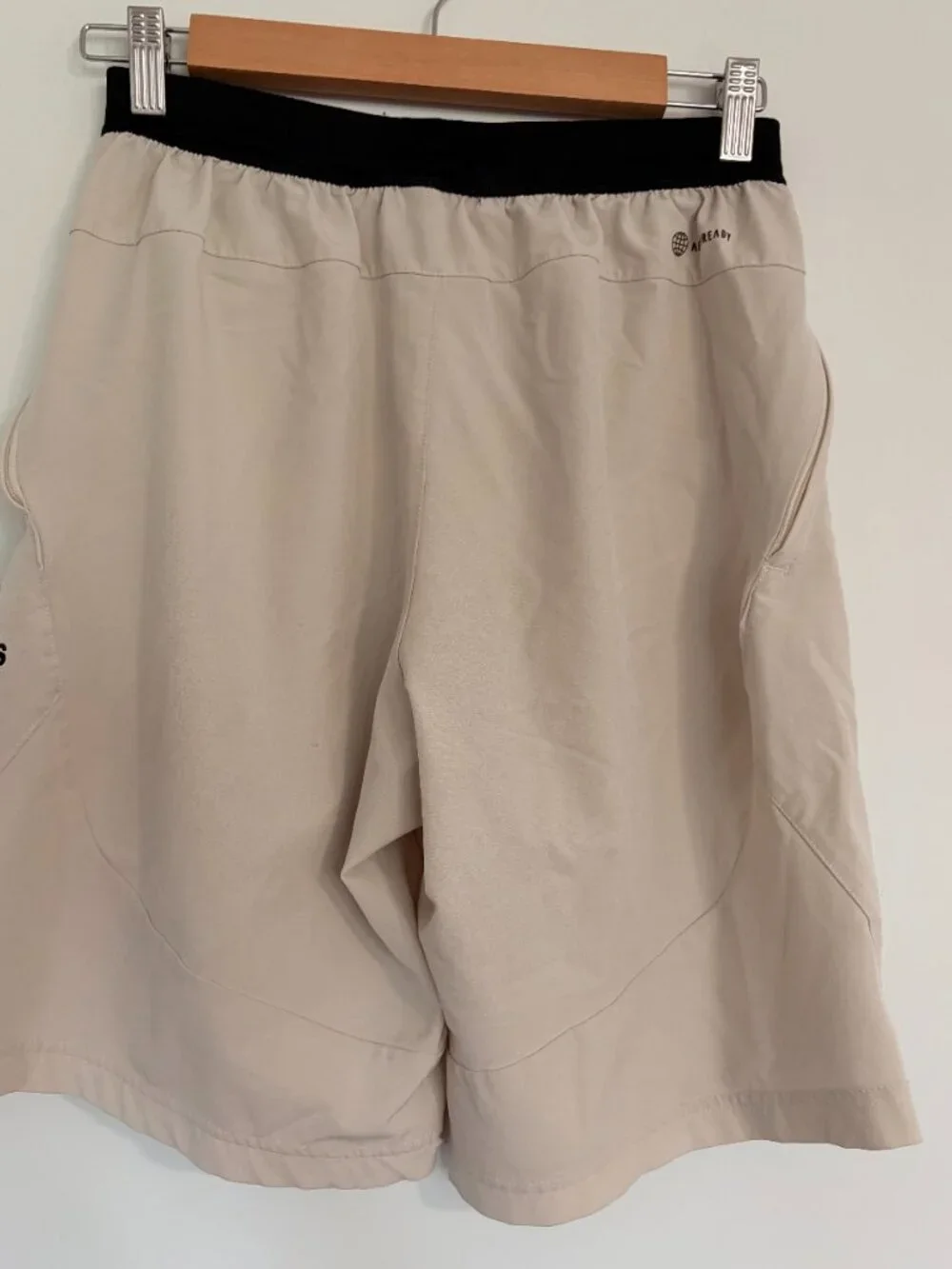 adidas AEROREADY Athletic Shorts Men's Small Cream Beige Zip Pocket Workout Shor